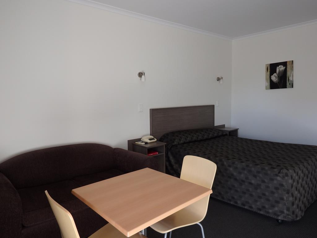 Werribee Motel And Apartments Екстер'єр фото