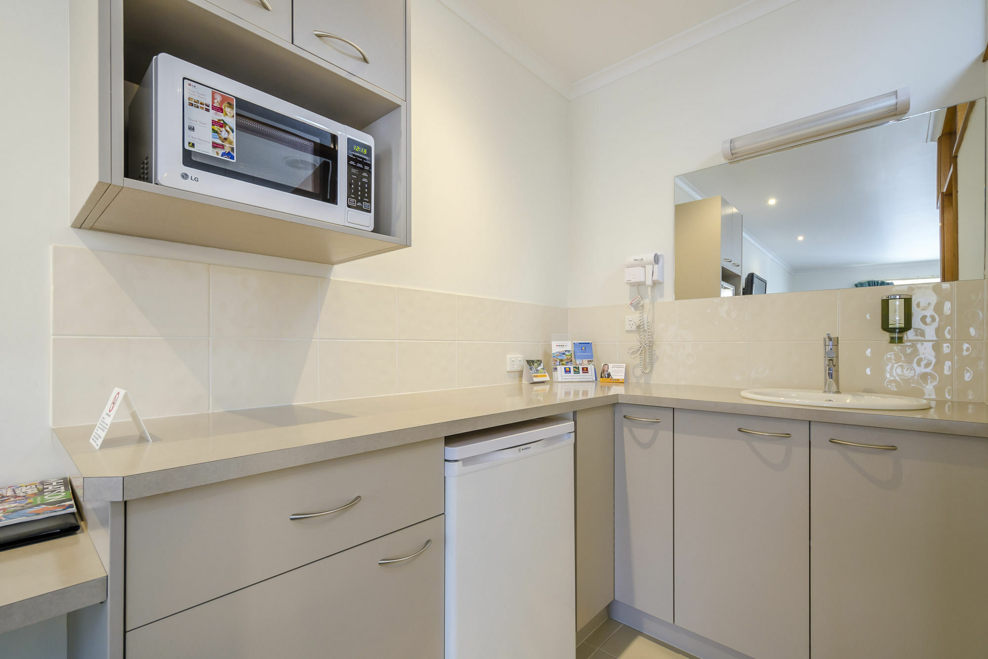 Werribee Motel And Apartments Екстер'єр фото