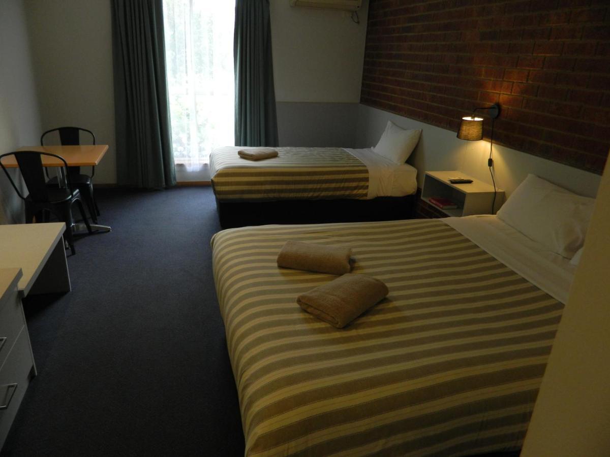 Werribee Motel And Apartments Екстер'єр фото